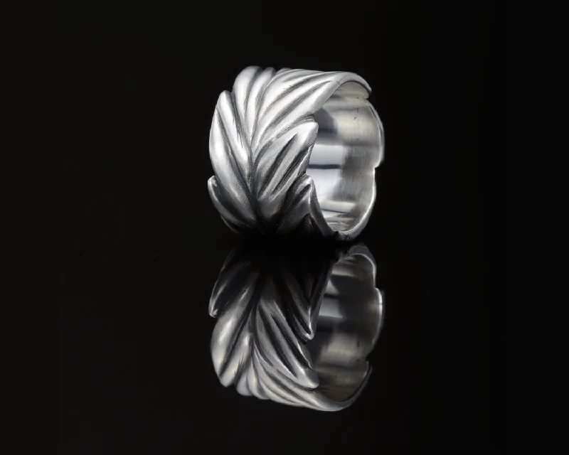 ladies rings presentation-Leaf ring, nature sculptured sterling silver ring