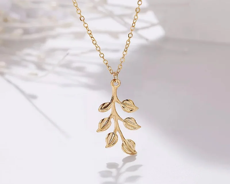 Ladies necklaces tension drop -Leaf Pendant Necklace