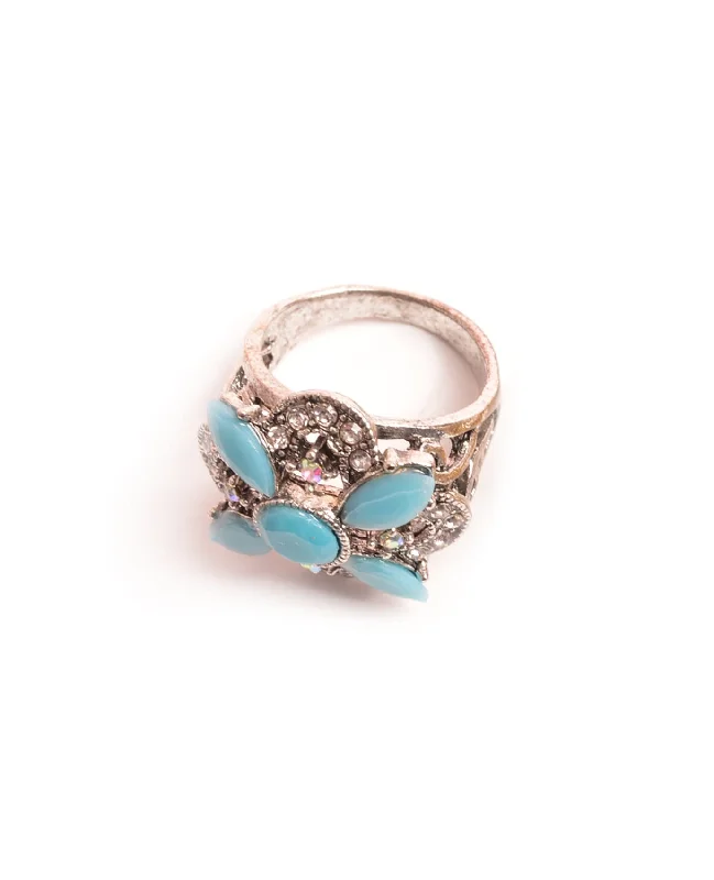 ladies rings vintage-Gleaming Turquoise Ring