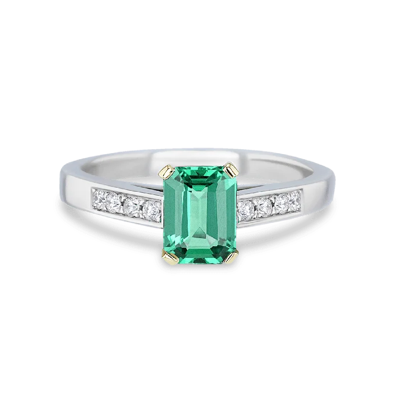 ladies rings bezel-Elegance Emerald Ring