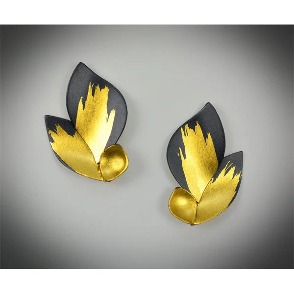 ladies earrings bold statement-Golden Flame Oxidized Clip Earring