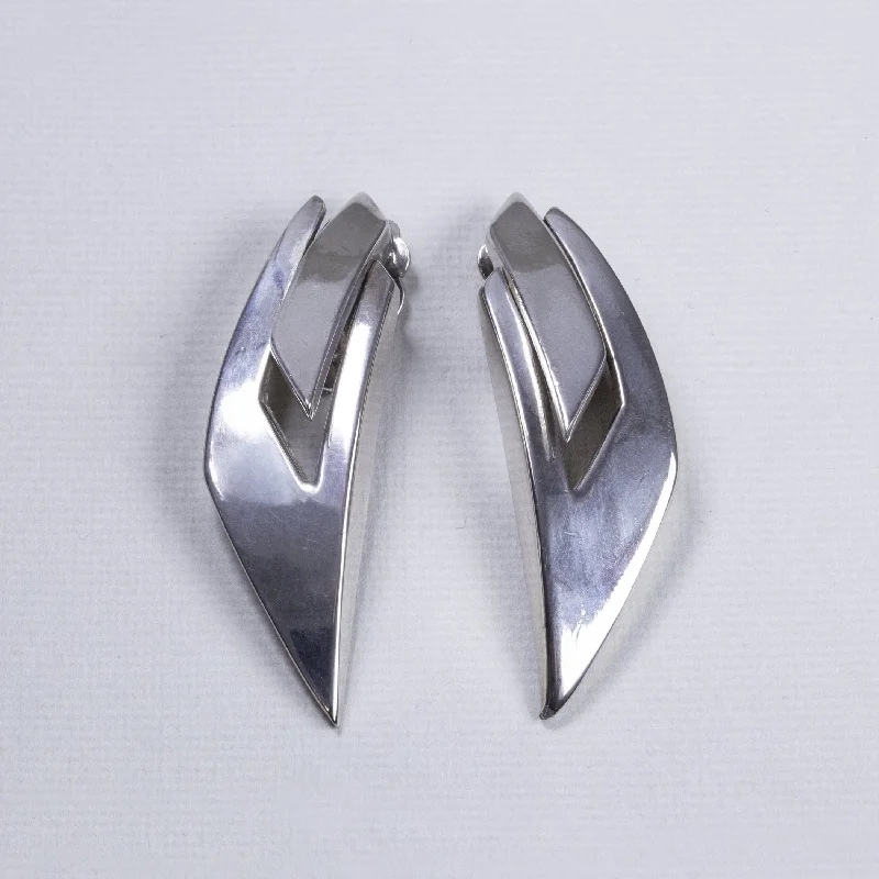 ladies earrings embossed-Vintage Silver Tone Earrings