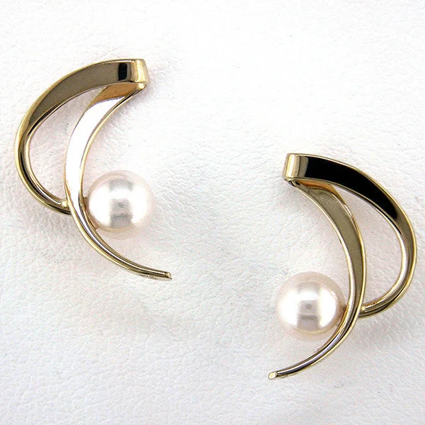 ladies earrings unique-Pearl Curve Earrings