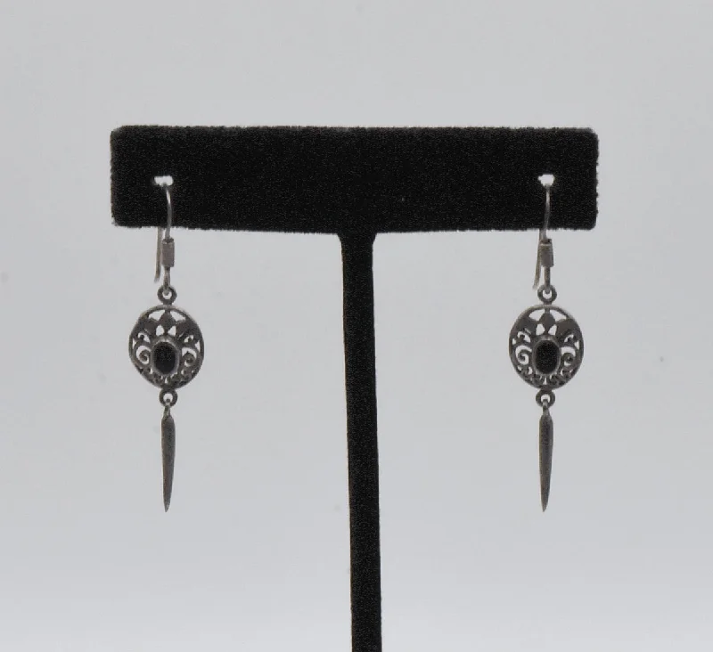 ladies earrings memory-Vintage Sterling Silver Black Onyx Dangle Earrings